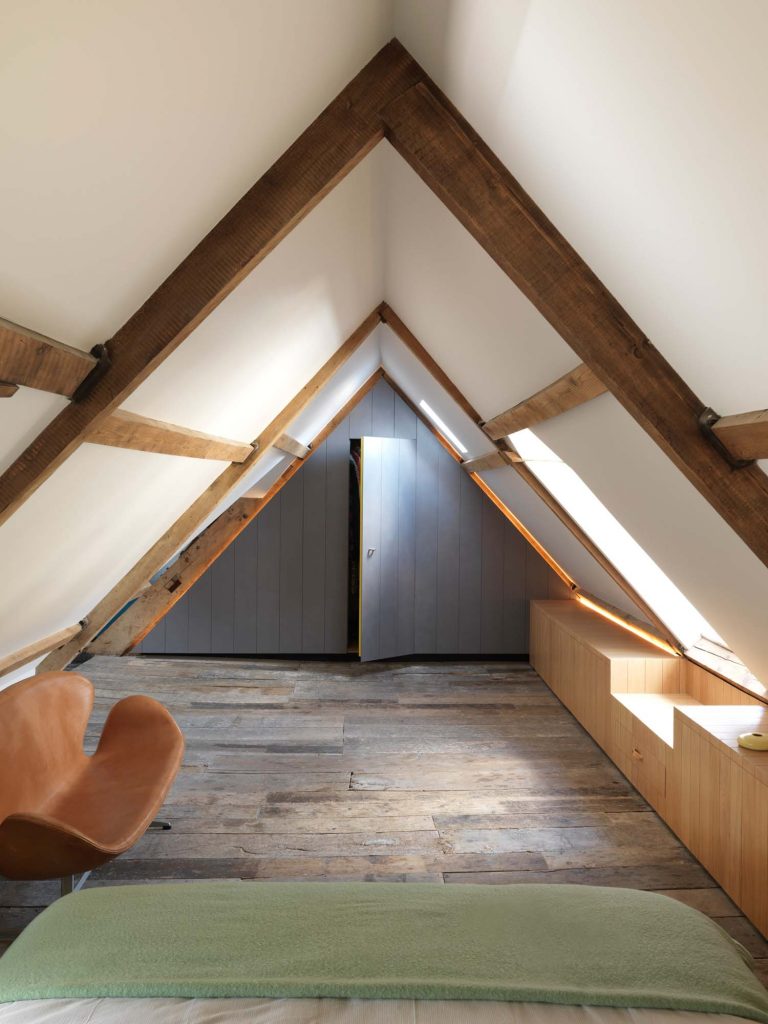 Minimal bedroom design, rustic floor, valchromat, walk in wardrobe, window seat, Arne Jacobsen